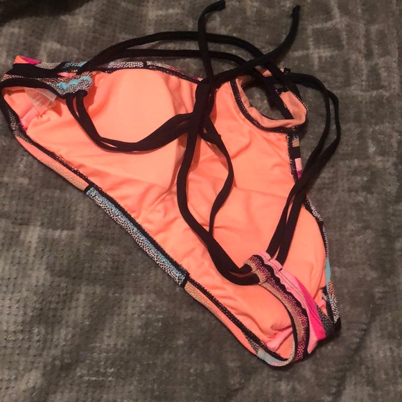 Swim top - Picture 2 of 3